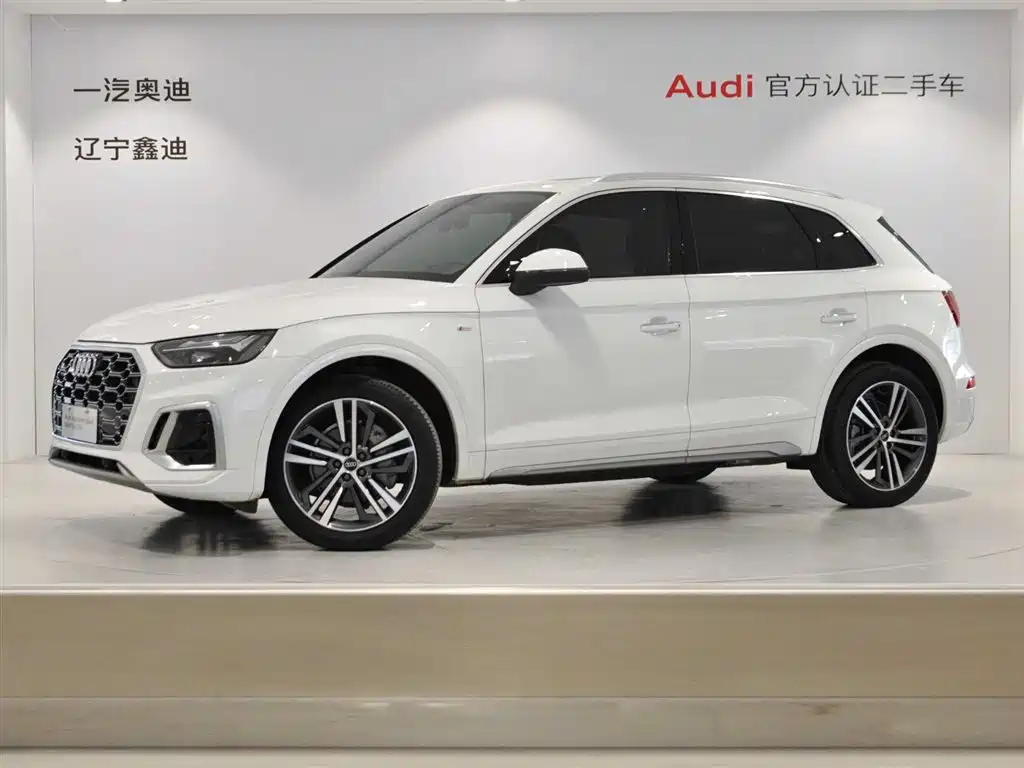 Audi Q5L 2022 — фото 1