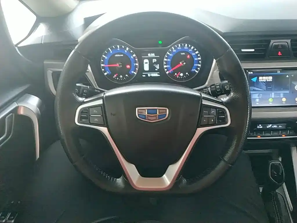 Geely Vision X3 2019 — фото 11