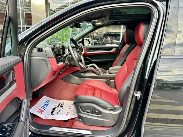 Porsche Cayenne 2024