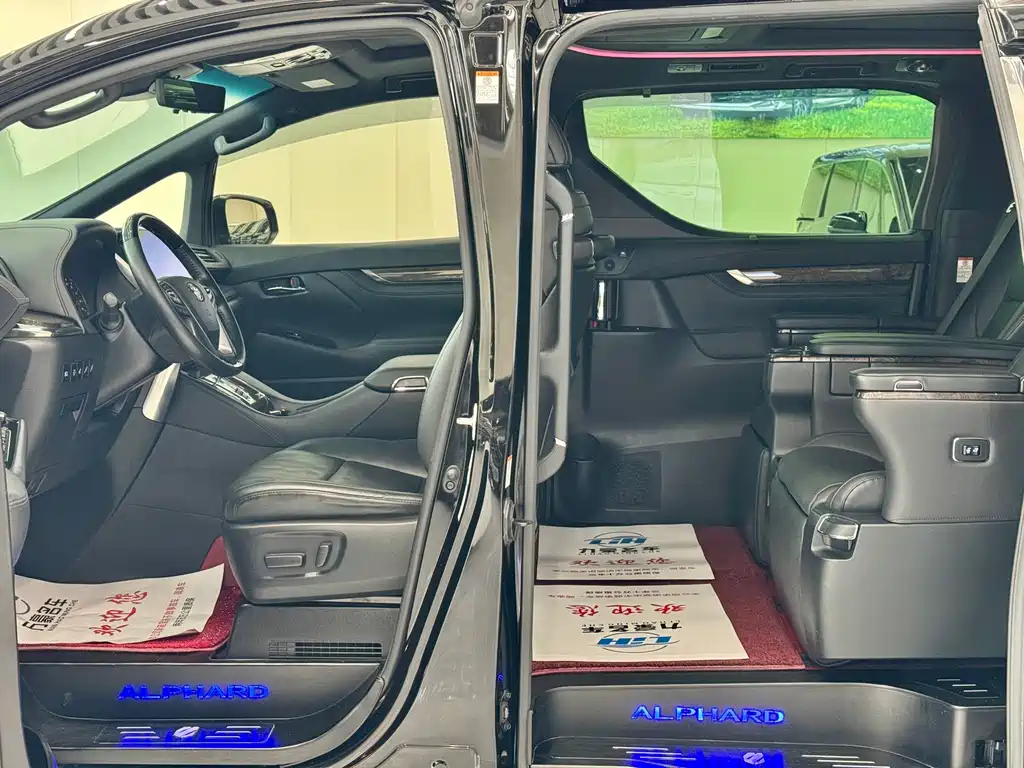 Toyota Alphard 2021 — фото 6