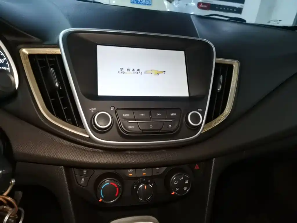 Chevrolet Cavalier 2017 — фото 13