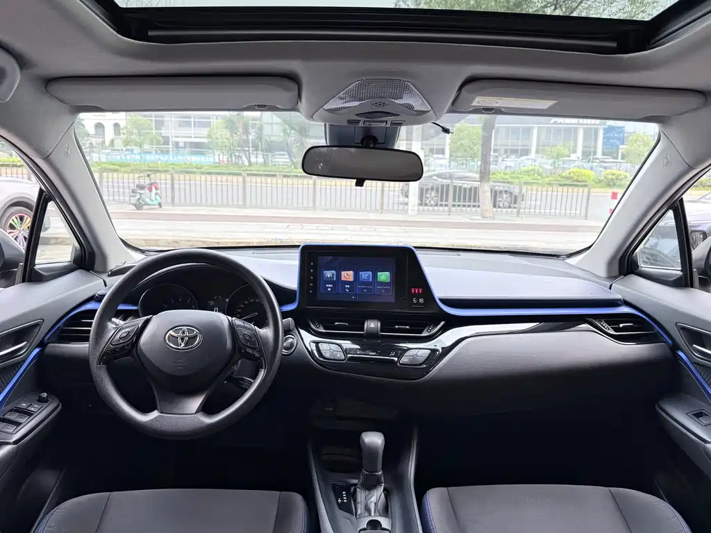 Toyota C-HR 2023 — фото 6