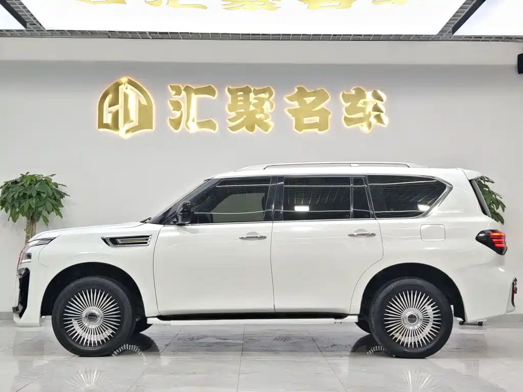 Nissan Patrol 2017 — фото 10
