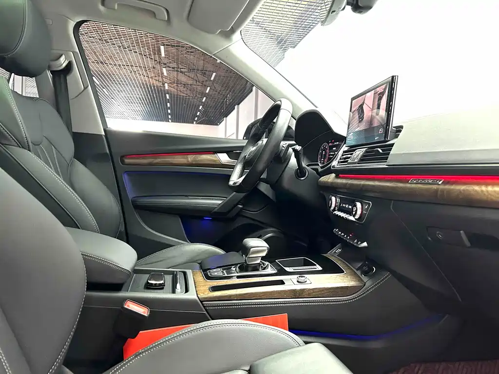 Audi Q5L 2022 — фото 12