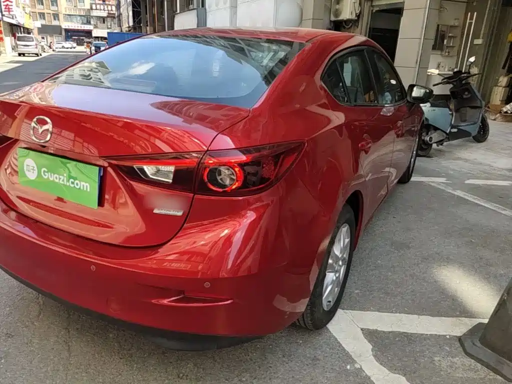 Mazda 3 Axela 2017 — фото 24