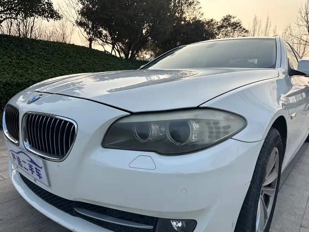 BMW 5 Series 2012 — фото 17