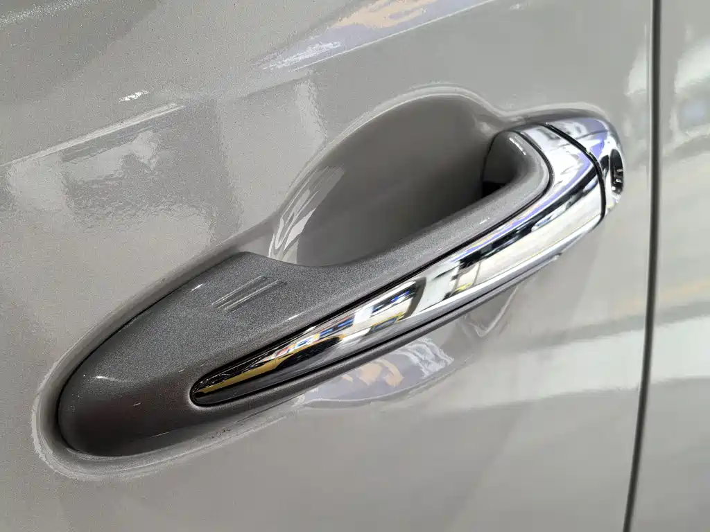 Toyota RAV4 2017 — фото 11