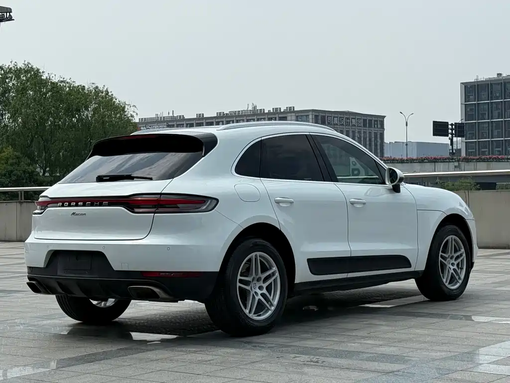 Porsche Macan 2019 — фото 17