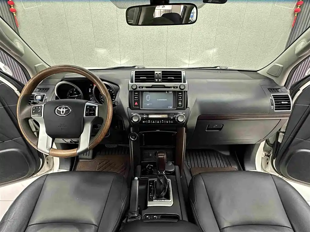 Toyota Prado 2017 — фото 10