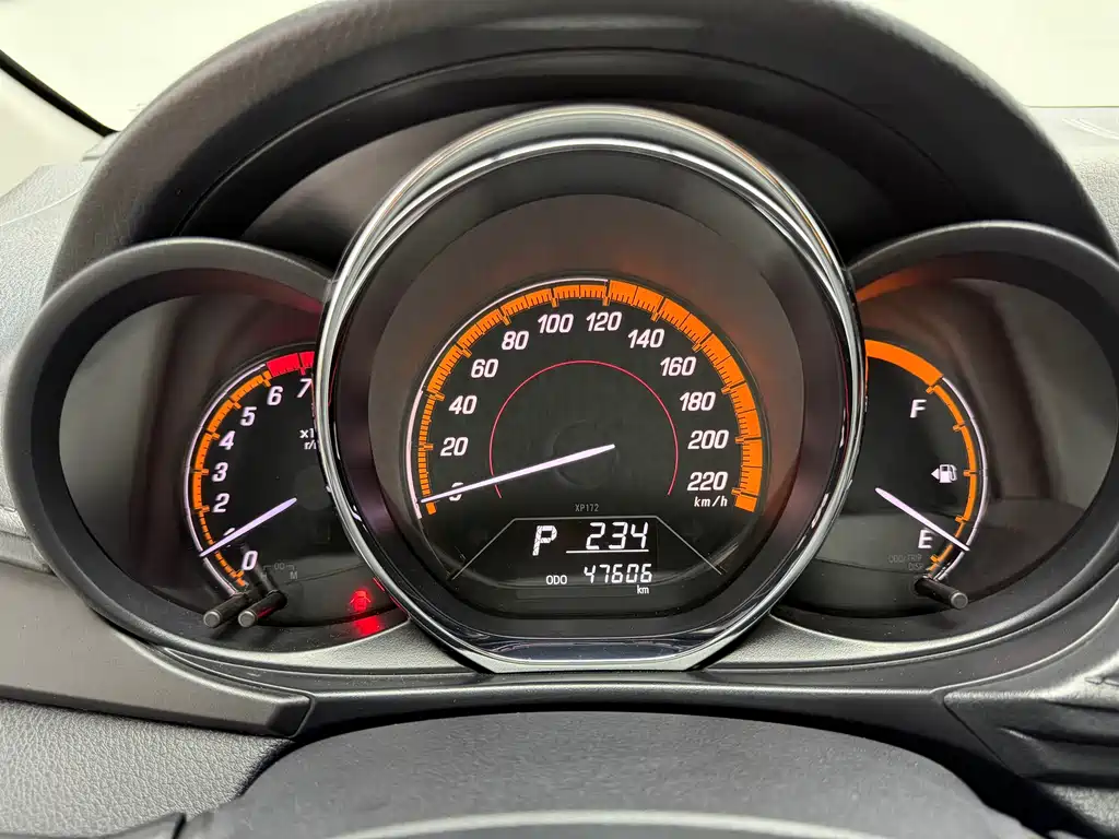 Toyota Yaris L 2023