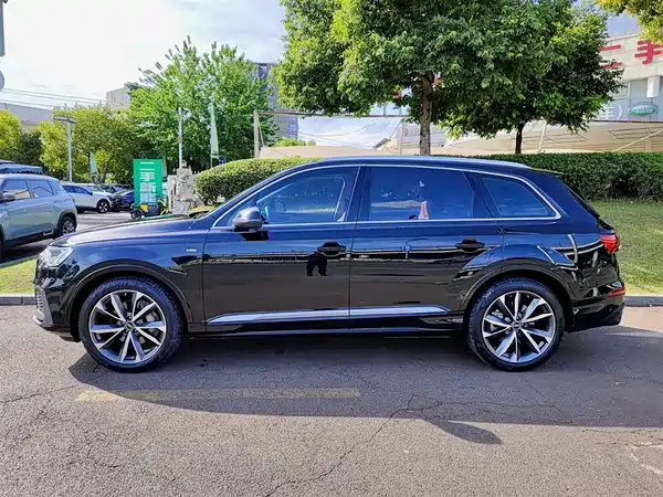 Audi Q7 2024