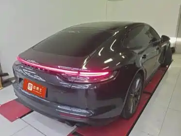 Porsche Panamera 2022