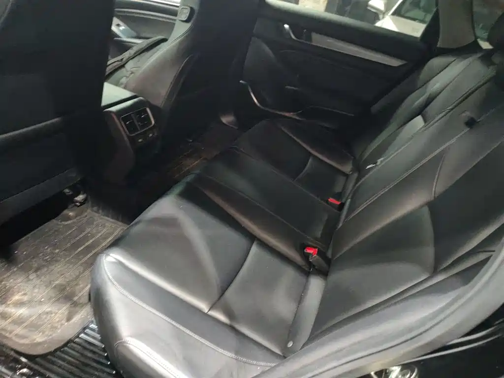 Honda Accord 2022 — фото 13