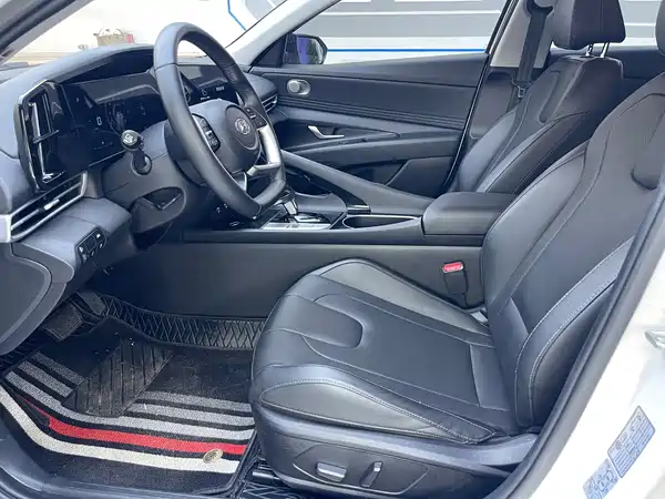 Hyundai Elantra 2023