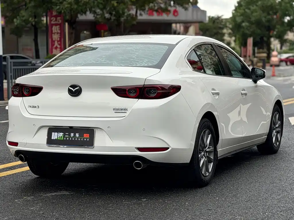 Mazda 3 Axela 2021 — фото 11