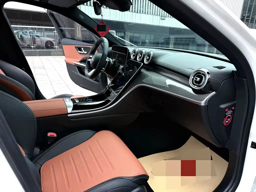 Mercedes-Benz C-Class 2024