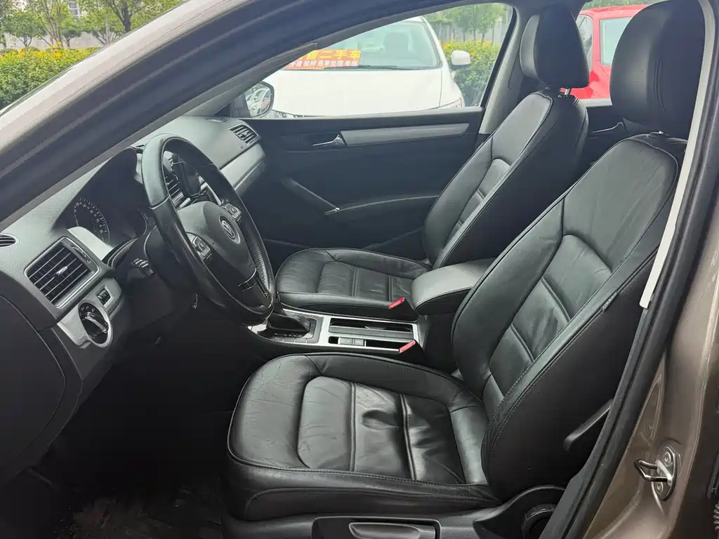 Volkswagen Passat 2015 — фото 12