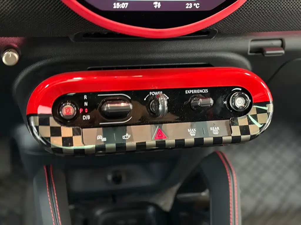 MINI JCW EV 2025 — фото 16