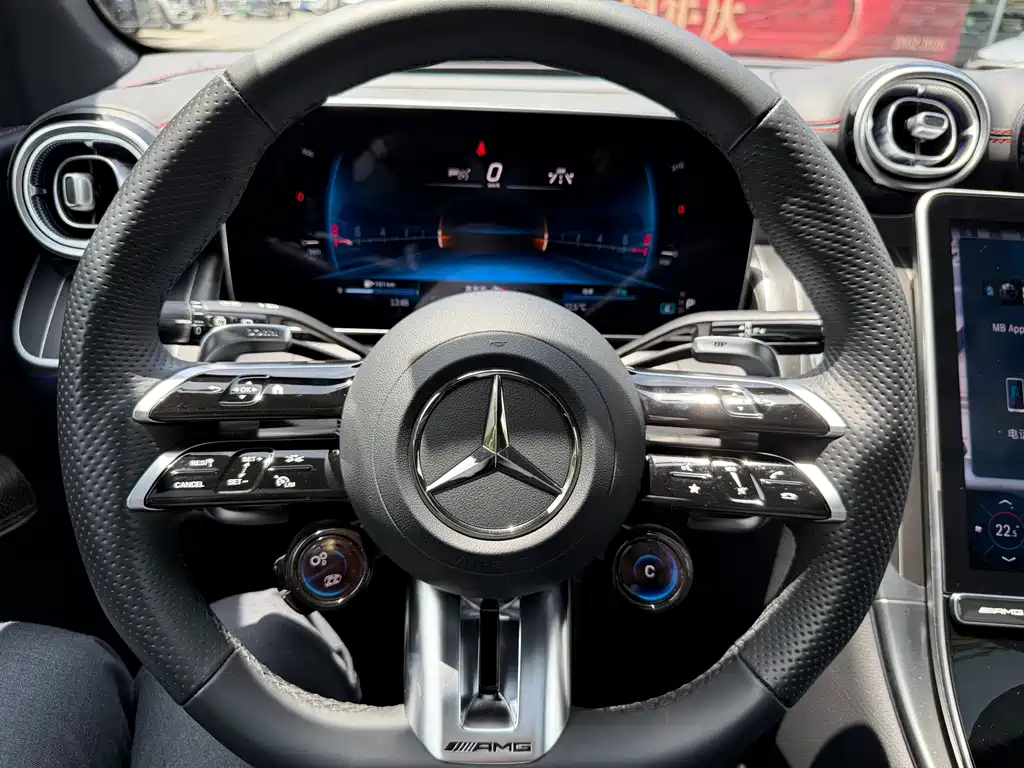 Mercedes-Benz GLC AMG 2025 — фото 12
