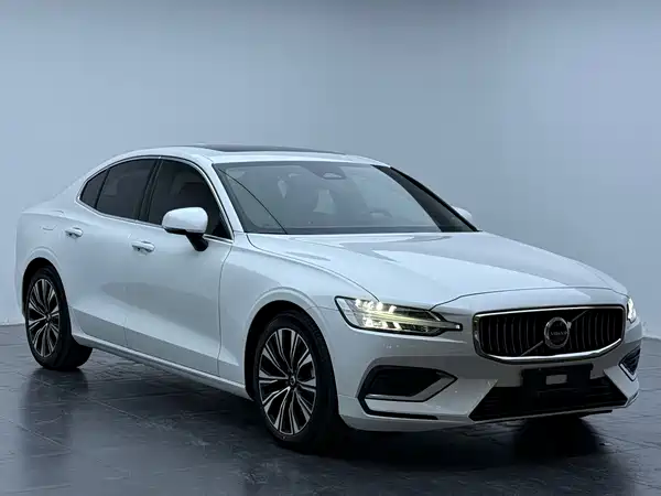 Volvo S60 2023