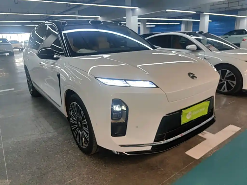 NIO ES8 2025