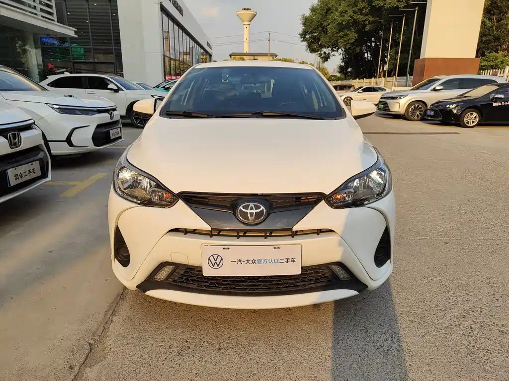 Toyota Yaris L 2019 — фото 2