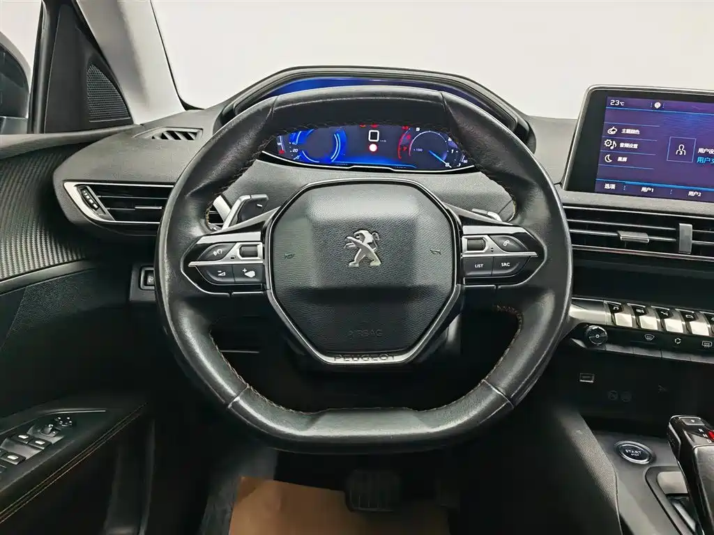 Peugeot 5008 2017 — фото 11