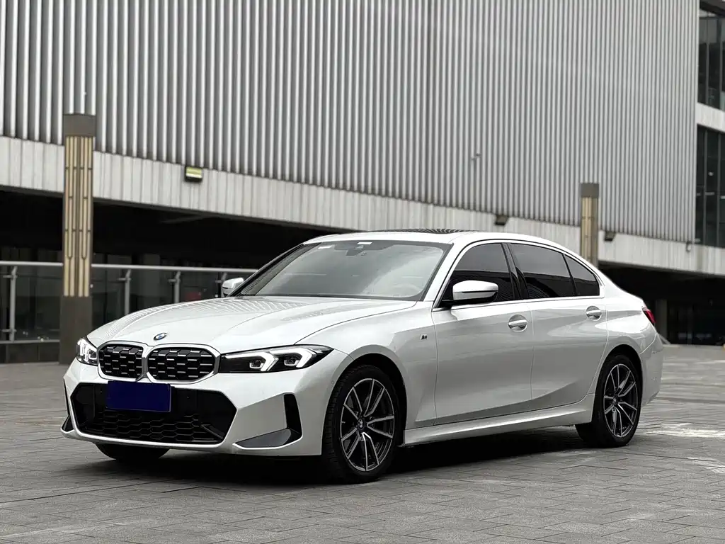 BMW 3 Series 2024 — фото 1
