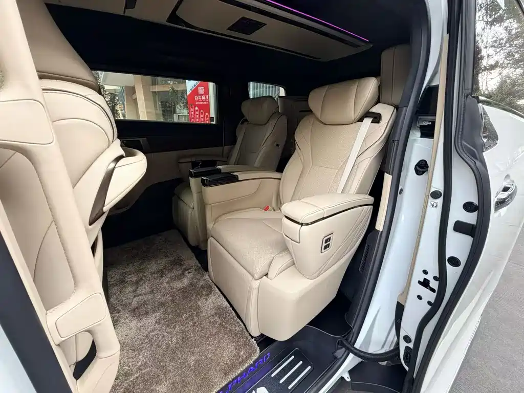 Toyota Alphard 2025 — фото 5