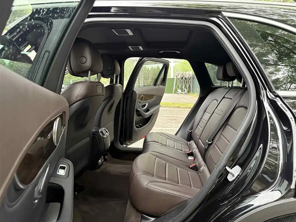 Mercedes-Benz GLC 2018 — фото 14