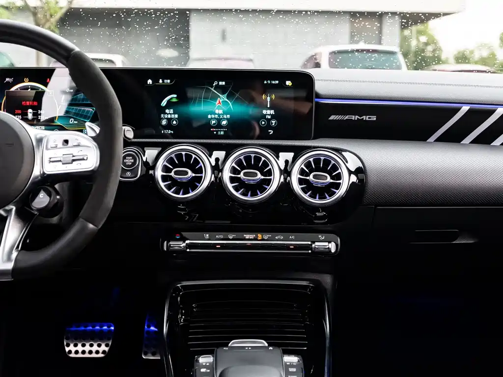 Mercedes-Benz A-Class AMG 2021 — фото 7