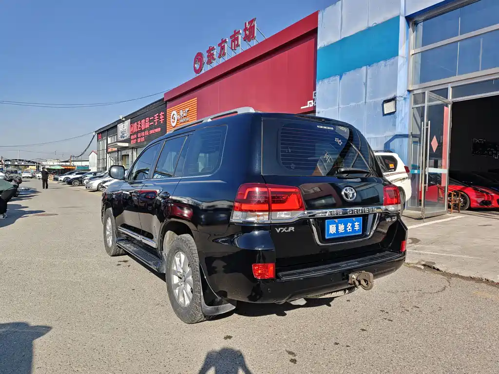 Toyota Land Cruiser 2018 — фото 16