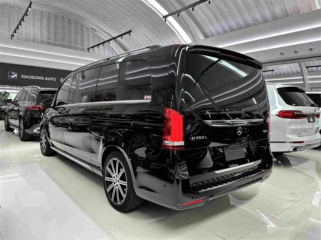Mercedes-Benz V-Class 2023 — фото 2