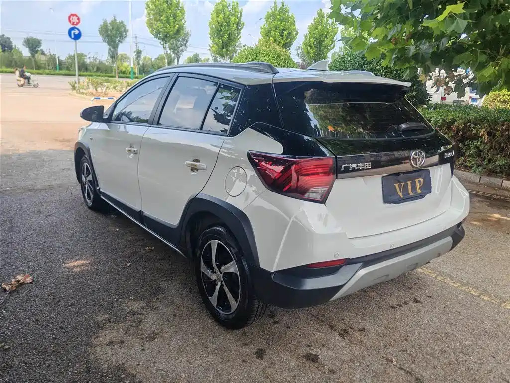 Toyota Yaris L 2021 — фото 18