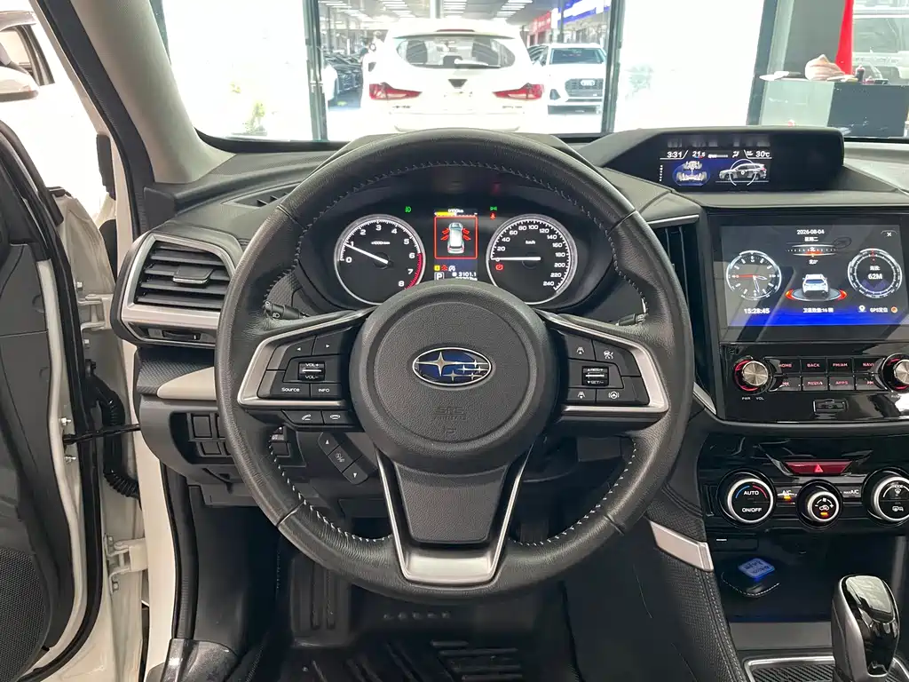 Subaru Forester 2022 — фото 9