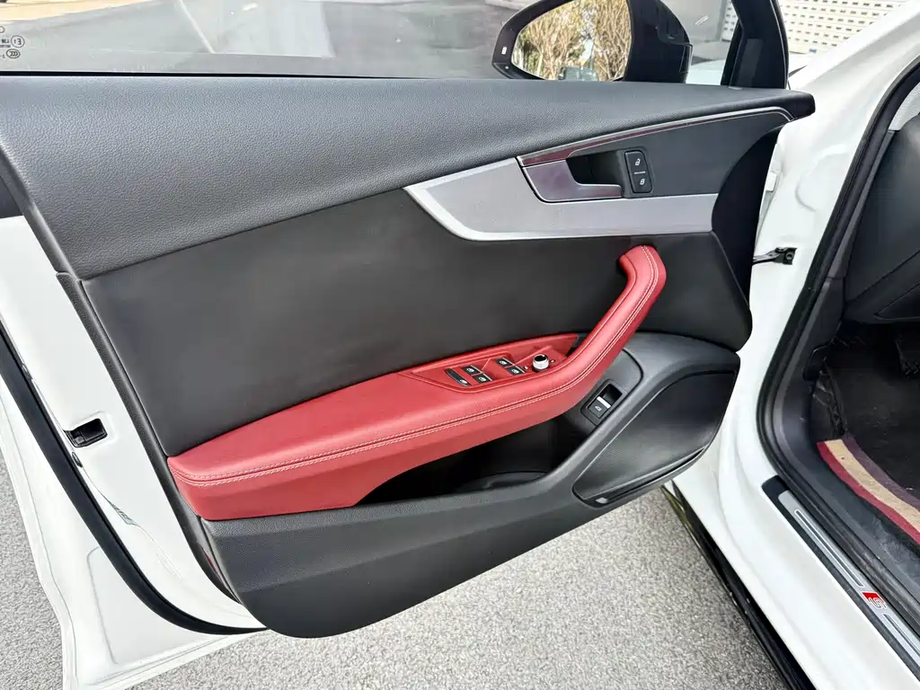 Audi A4L 2020