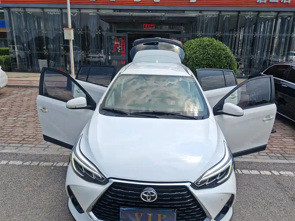 Toyota Yaris L 2021