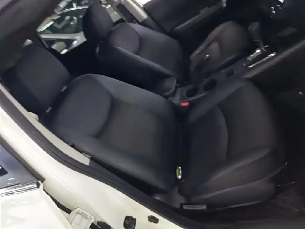 Nissan Tiida 2015 — фото 25