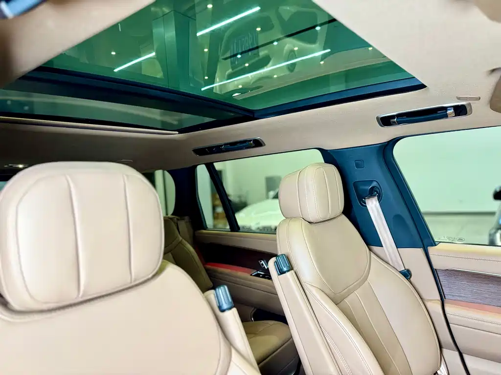 Land Rover Range Rover 2024 — фото 11