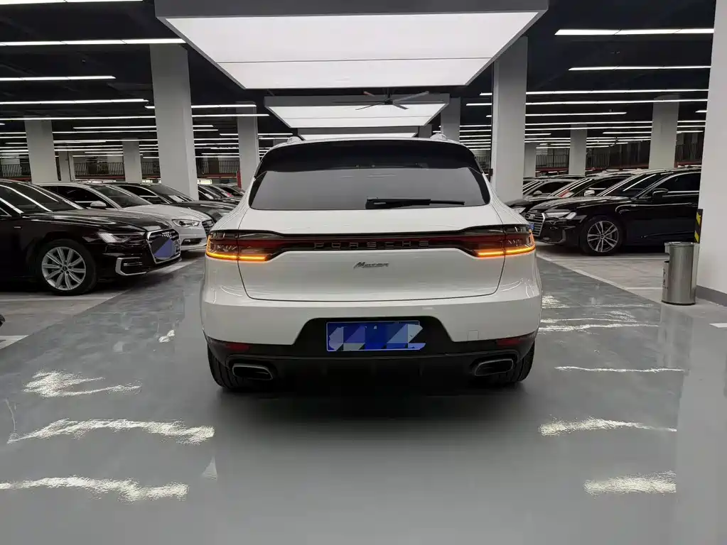 Porsche Macan 2019 — фото 17