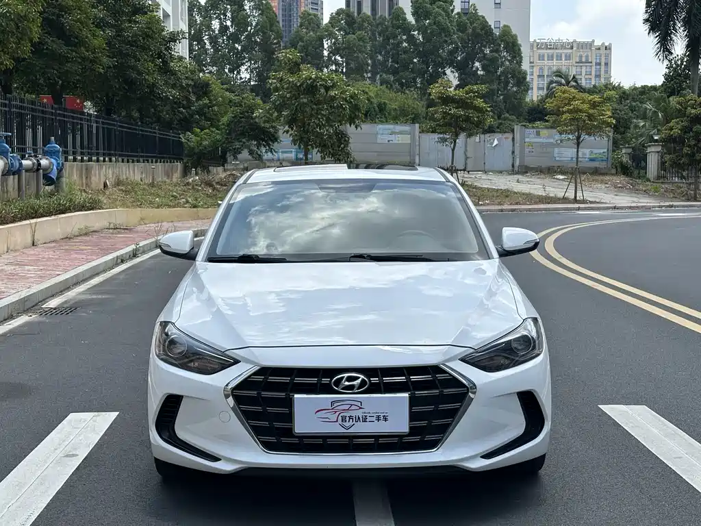 Hyundai Elantra 2020 — фото 3