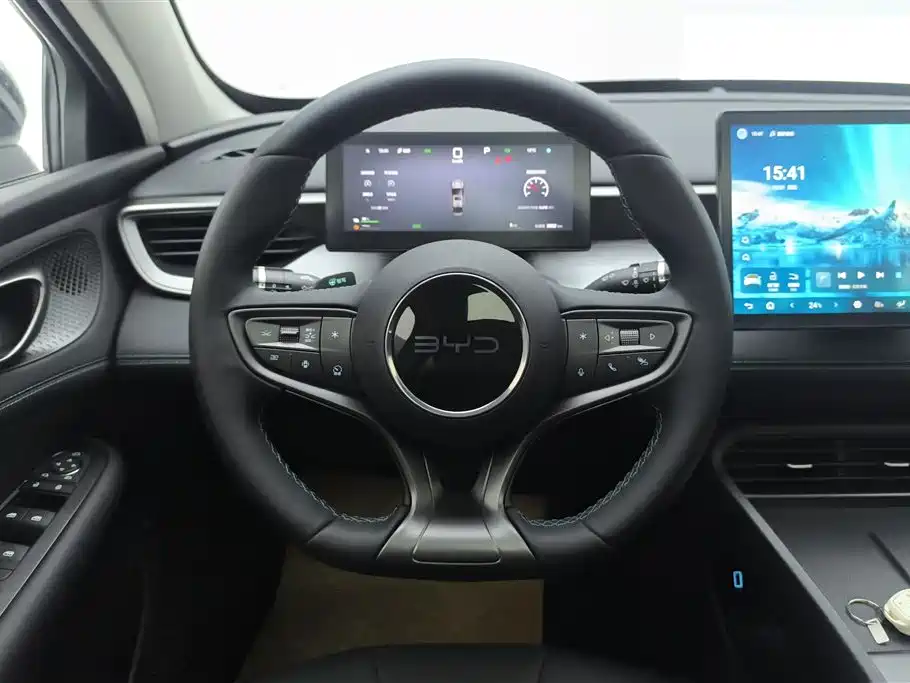 BYD Seal 05 DM-i 2025 — фото 15