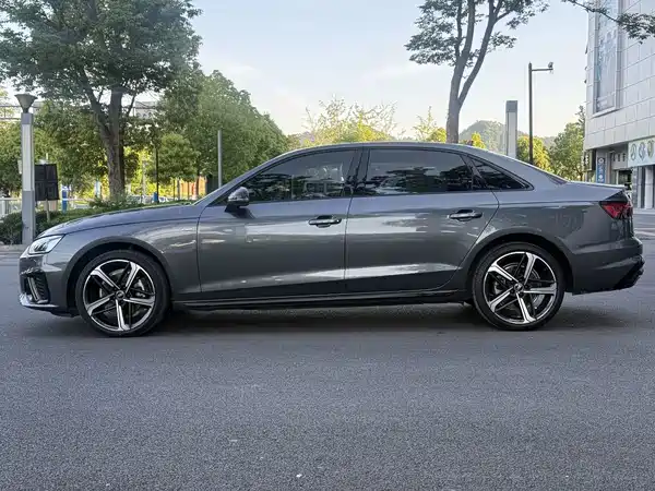 Audi A4L 2024