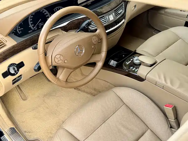 Mercedes-Benz S-Class 2012