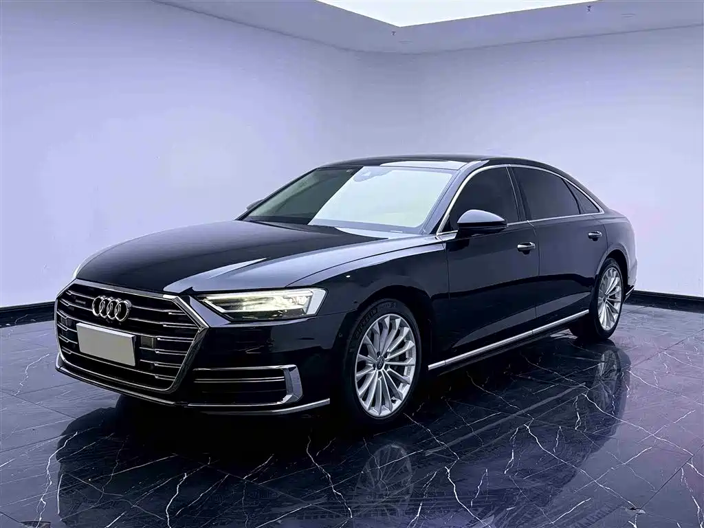 Audi A8 2018 — фото 1