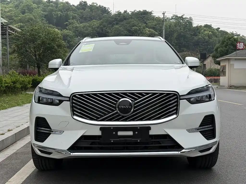 Volvo XC60 2026 — фото 2