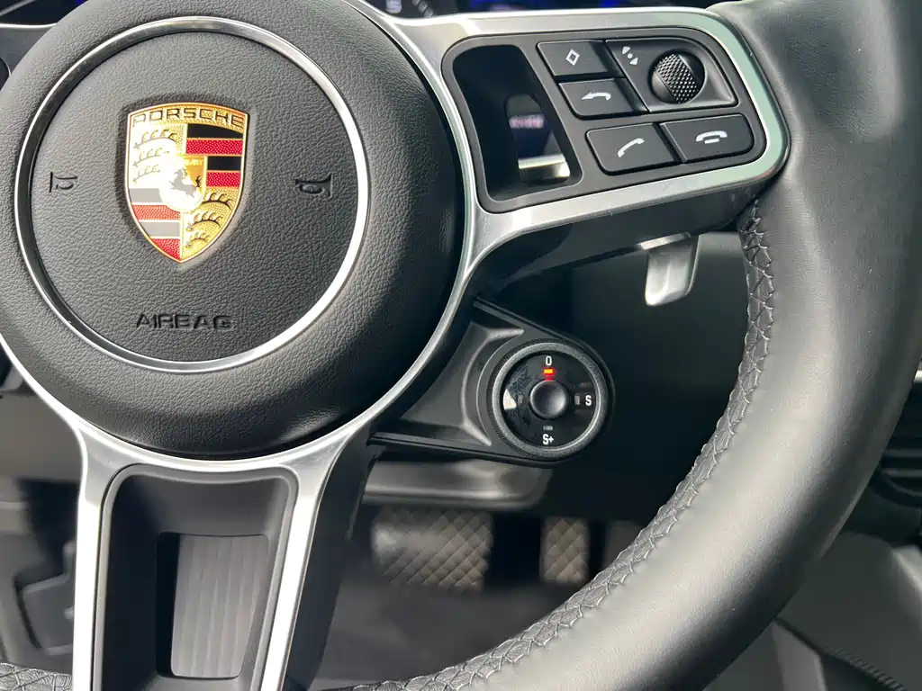 Porsche Cayenne 2021 — фото 40