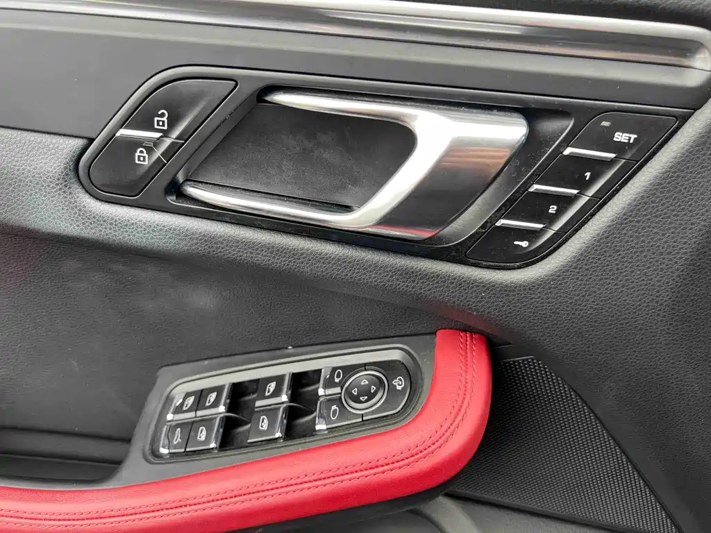 Porsche Macan 2022 — фото 13