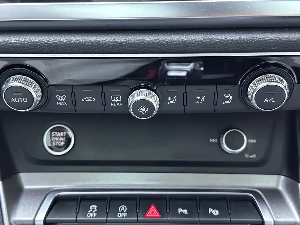 Audi Q3 2022 — фото 16