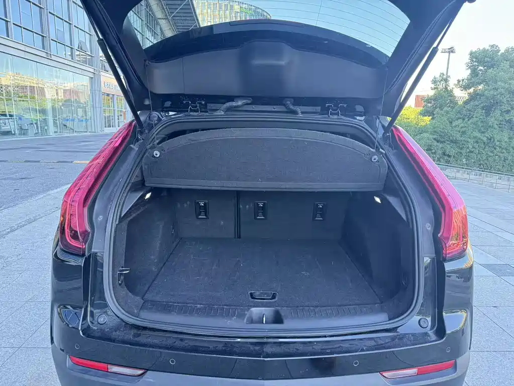 Cadillac XT4 2019 — фото 13